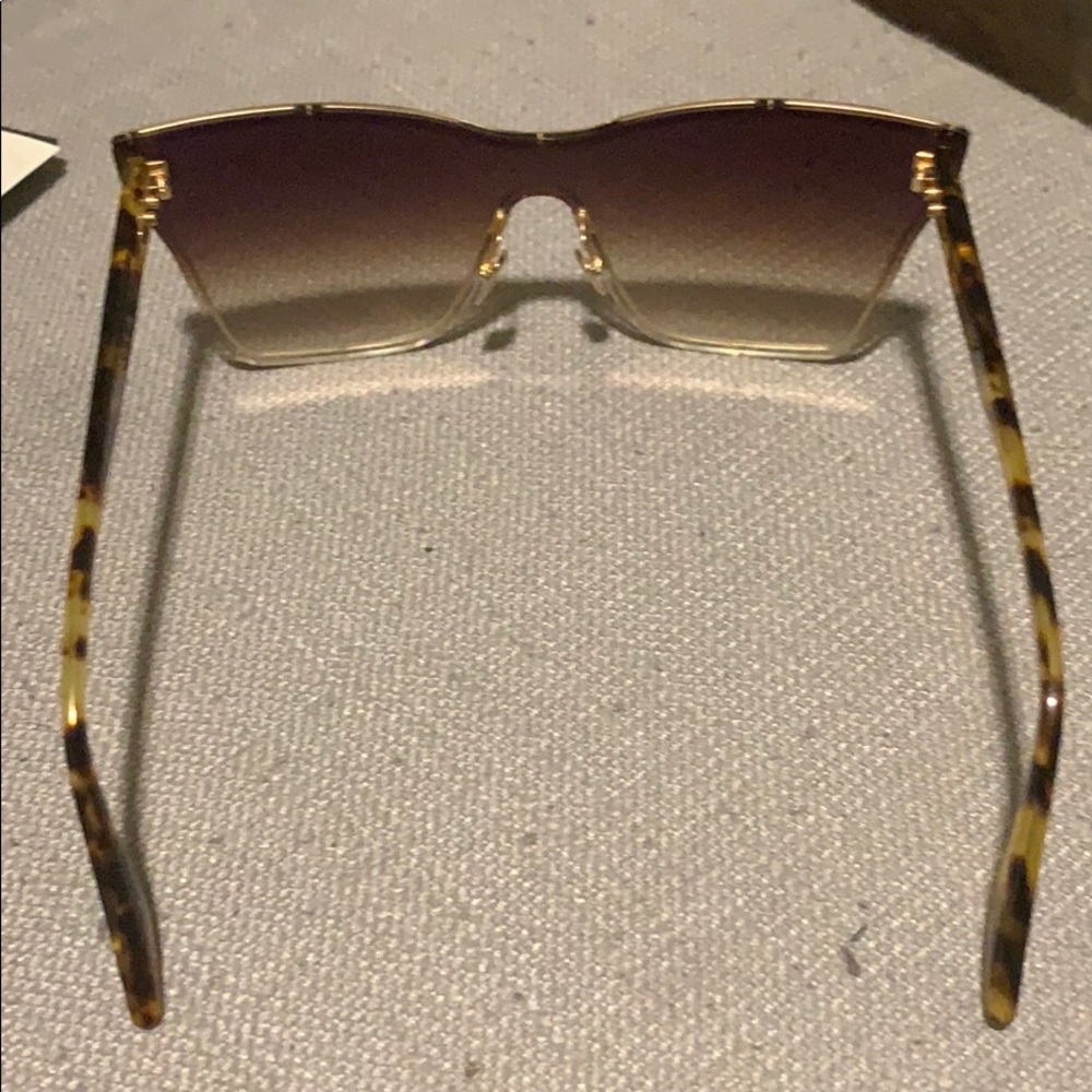 Sunglasses - Picture 5 of 8